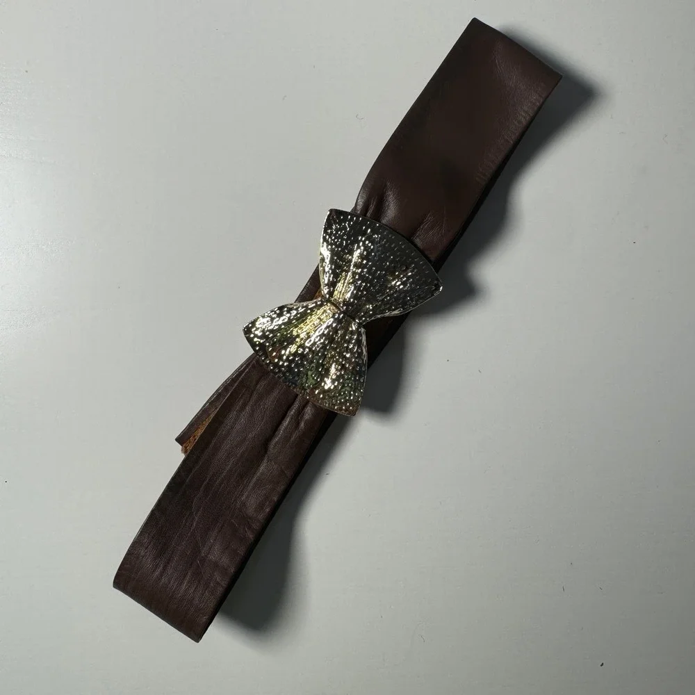 Vtg 80s Brown Leather Wide Waist Belt Hammered Gold Bow Buckle Statement Novelty